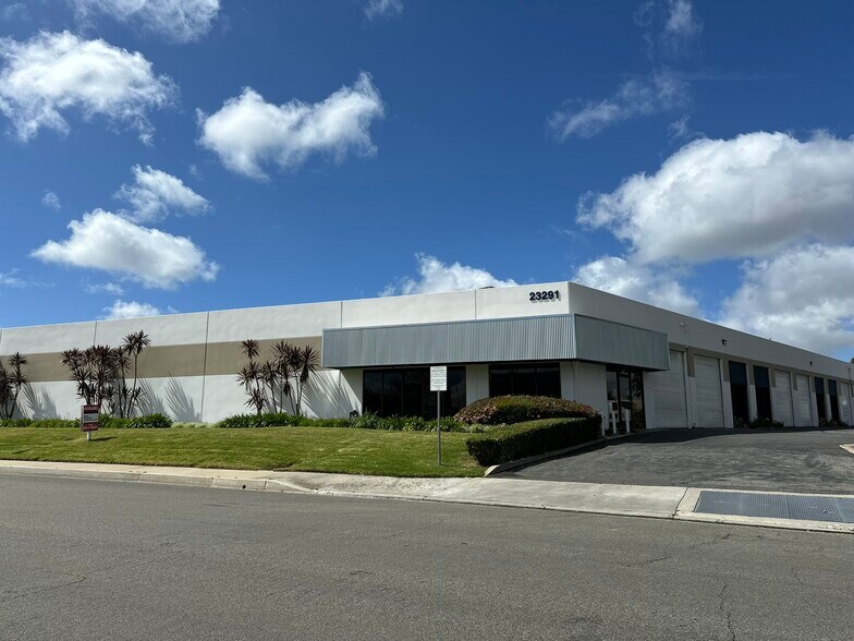 23291 Peralta Dr, Laguna Hills, CA for lease - Building Photo - Image 2 of 4