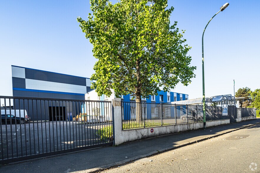 Flex dans Vitry-sur-Seine à louer - Photo du bâtiment - Image 2 de 2