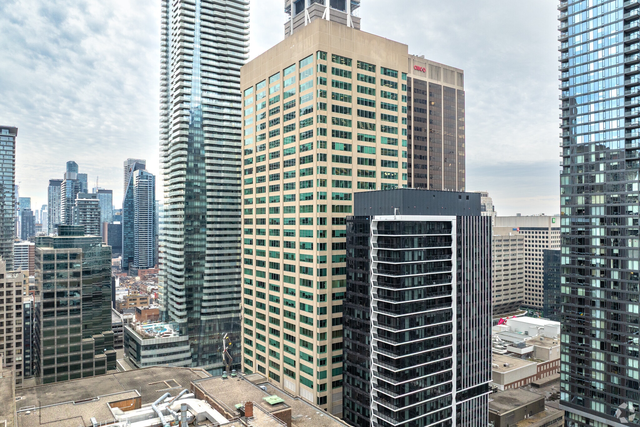 2 Bloor St E, Toronto, ON à louer Photo principale- Image 1 de 9