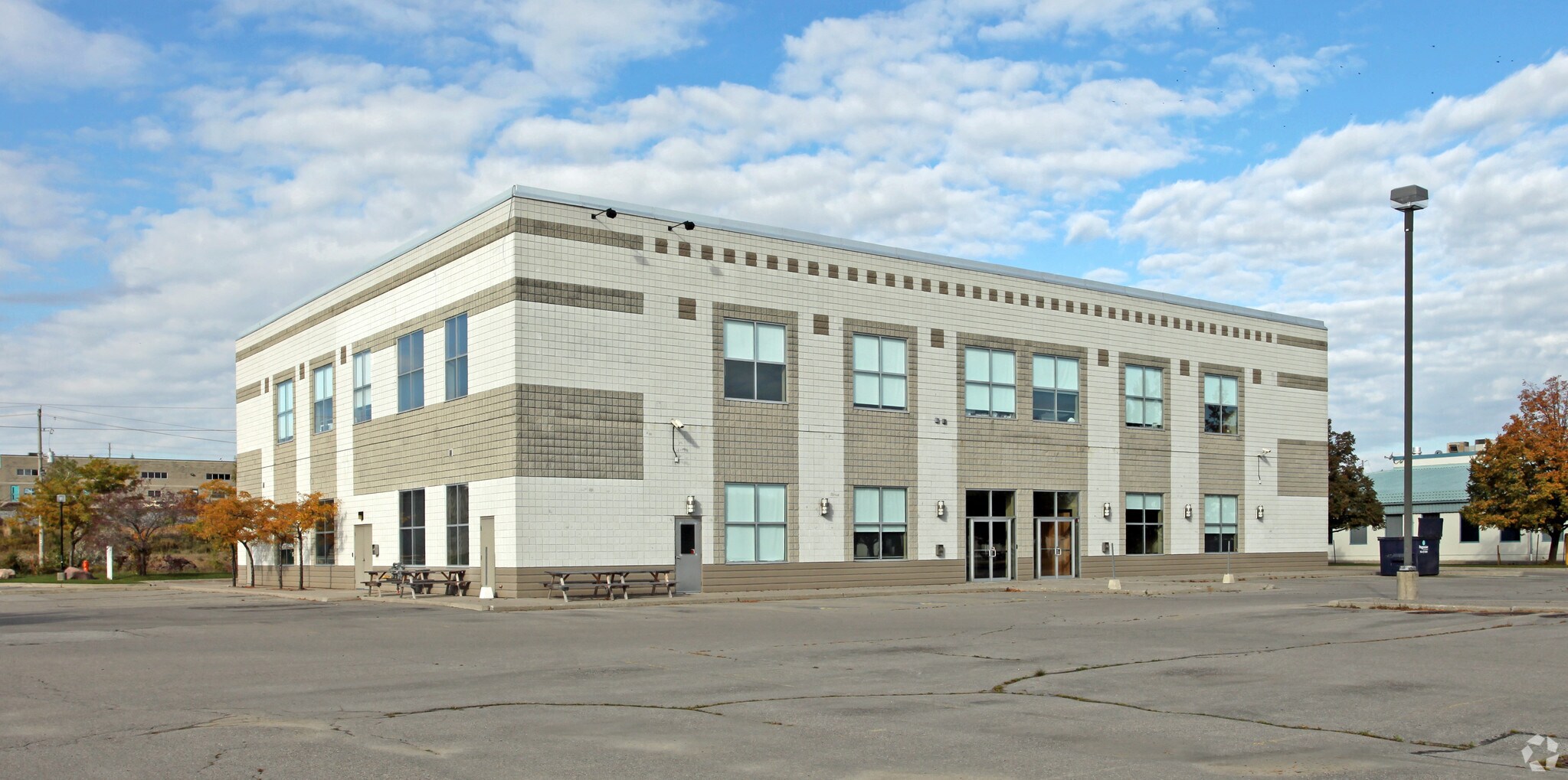 65 Sunray St, Whitby, ON à vendre Photo principale- Image 1 de 1