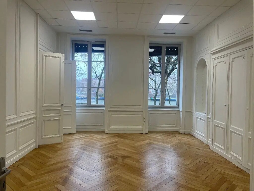 Bureau dans Lyon à louer Photo du bâtiment- Image 1 de 6