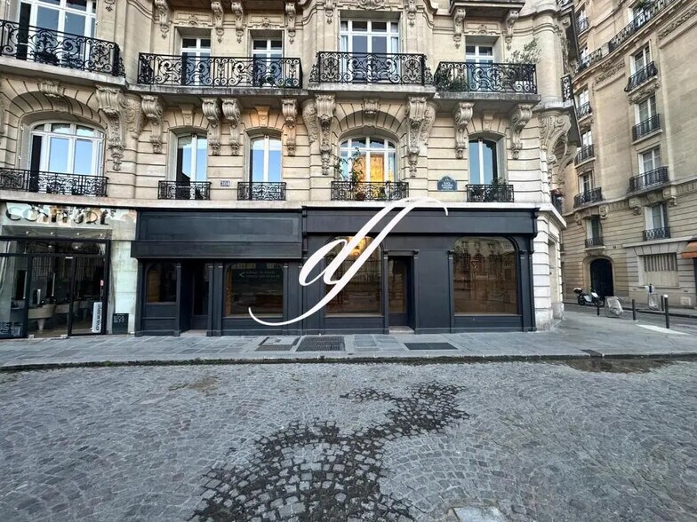 Multifamily in Paris for sale - Building Photo - Image 2 of 5