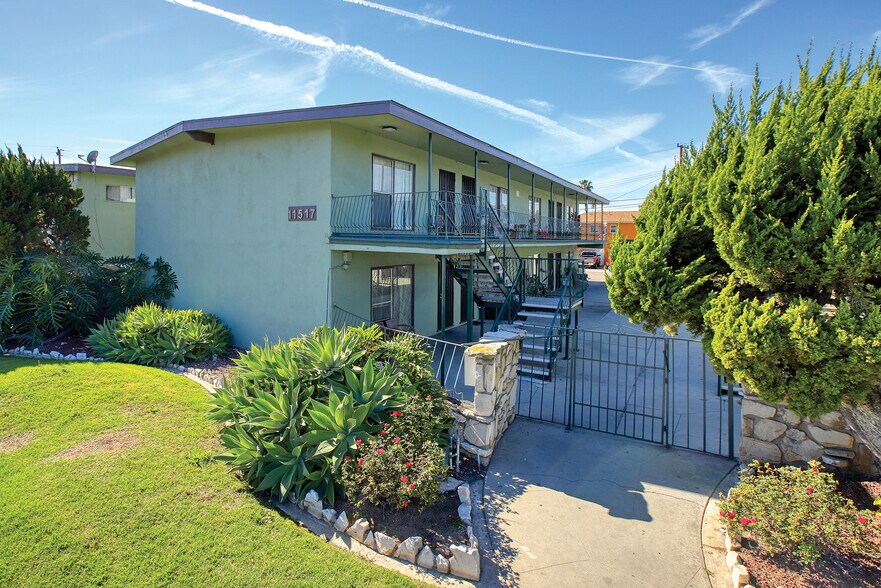 11515-11517 Old River School Rd, Downey, CA à vendre - Photo du bâtiment - Image 3 de 8