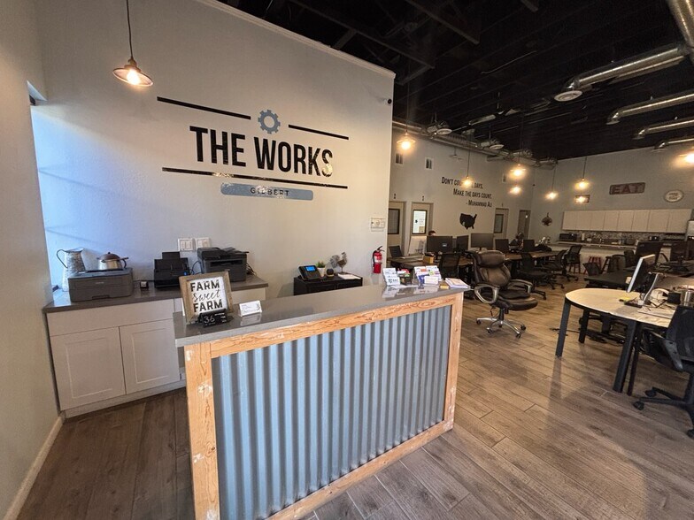 Higley Park Condominiums for Sale portfolio of 4 properties for sale on LoopNet.ca - Building Photo - Image 2 of 9