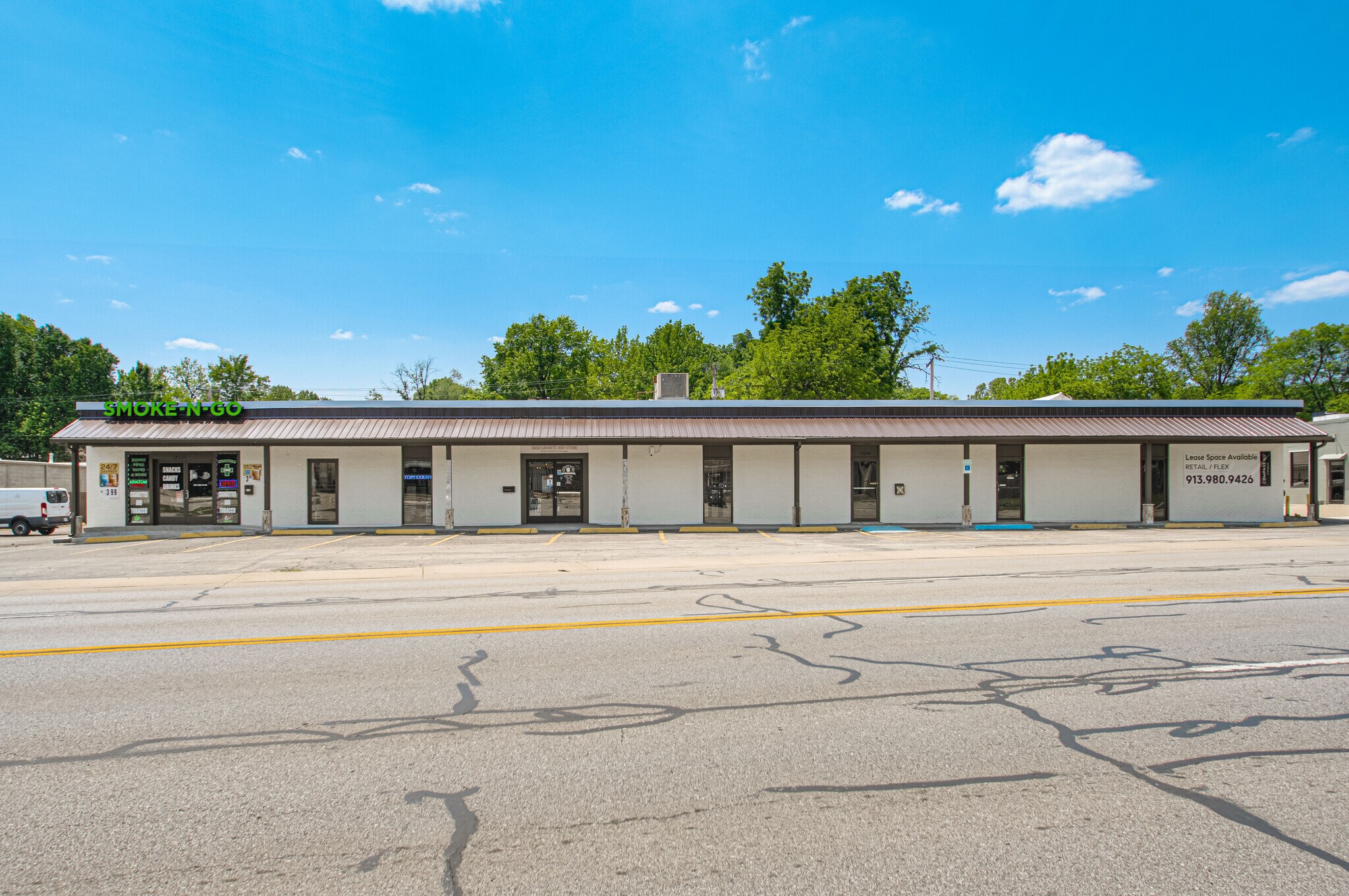 12111-12119 Johnson Dr, Shawnee, KS for lease Primary Photo- Image 1 of 21