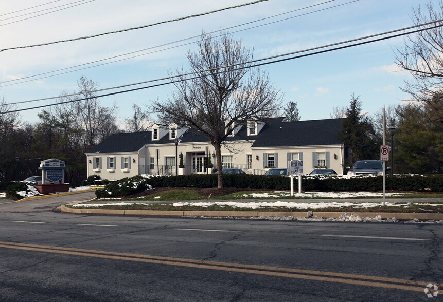 9800 Falls Rd, Potomac, MD à louer - Photo du bâtiment - Image 1 de 6