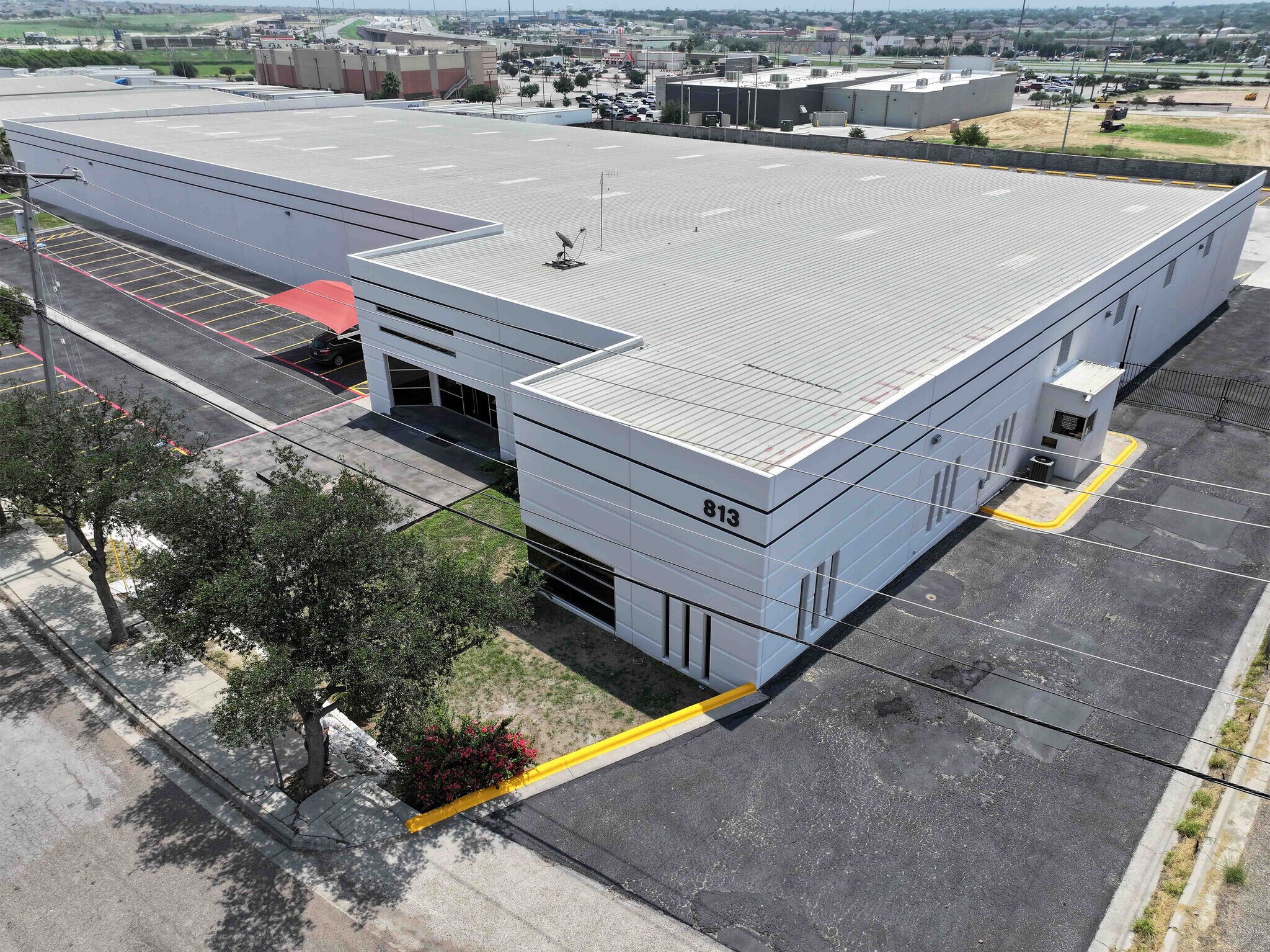 813 Nafta Blvd, Laredo, TX à louer Photo principale- Image 1 de 8