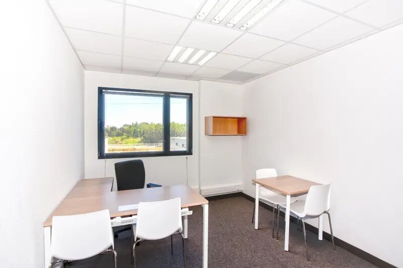 Office in Montpellier for lease - Interior Photo - Image 2 of 2