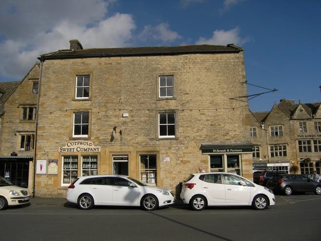 The Square, Stow On The Wold for lease - Building Photo - Image 2 of 3