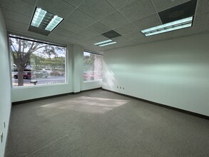 6400 N Congress Ave, Boca Raton, FL for lease Interior Photo- Image 2 of 5