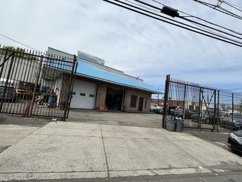 1045 Market St, Paterson, NJ à vendre - Photo du bâtiment - Image 2 de 8