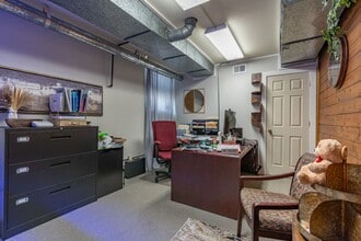 215 Church St, Lenoir, NC à louer Photo intérieure- Image 1 de 9