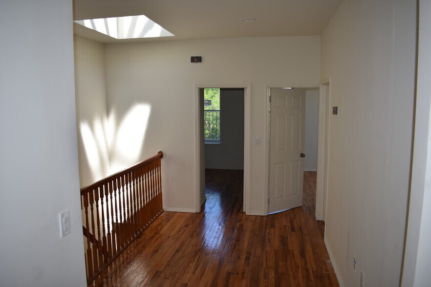 1108 Blake Ave, Brooklyn, NY à vendre - Photo du bâtiment - Image 2 de 11