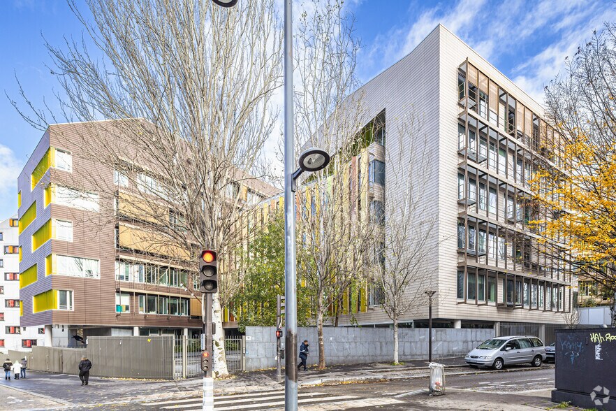 8 Boulevard D'Indochine, Paris à louer - Photo du bâtiment - Image 3 de 8