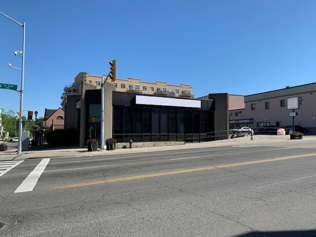 15255 Yonge St, Aurora, ON à louer Photo principale- Image 1 de 2