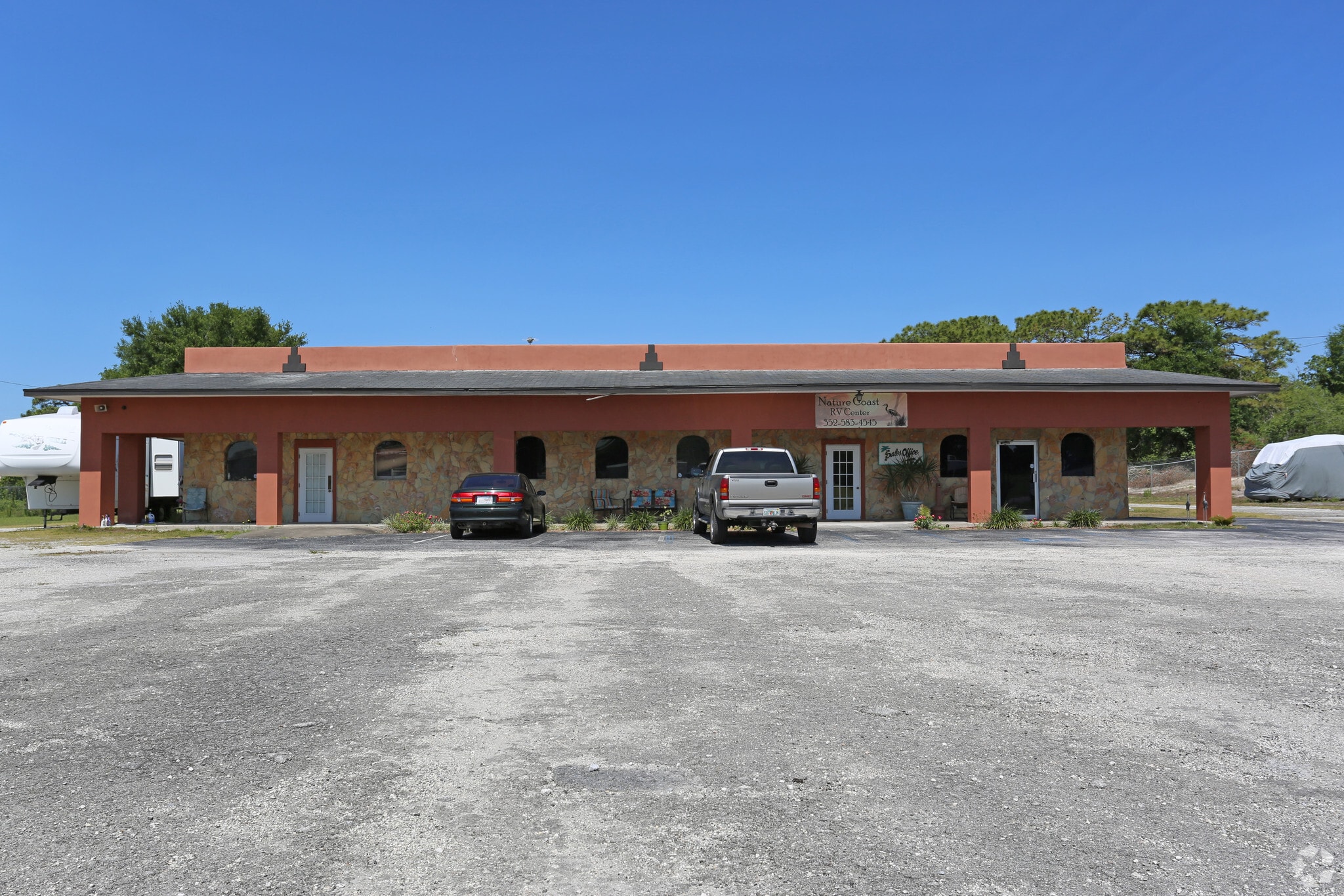 5273 Treiman Blvd, Dade City, FL for sale Primary Photo- Image 1 of 4
