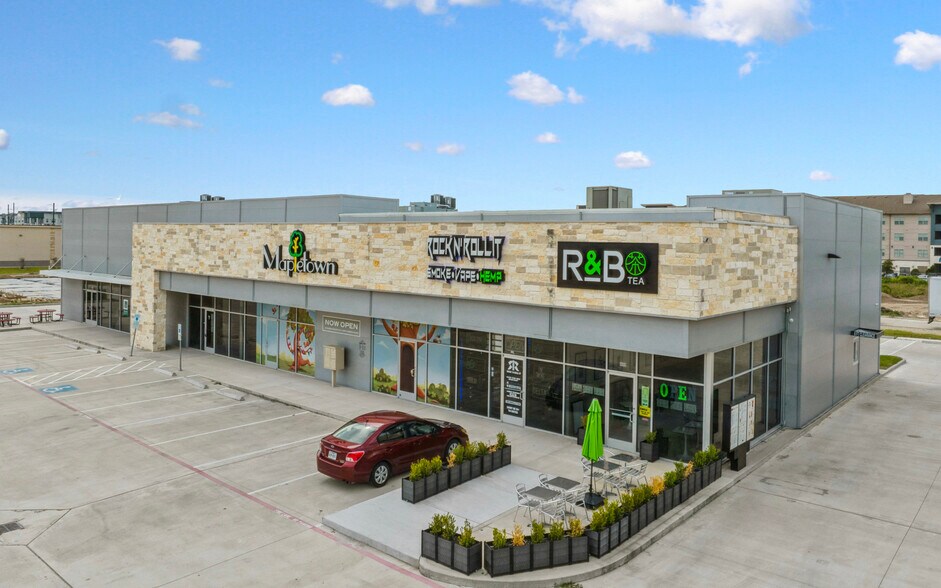 Peek Plaza portefeuille de 2 propriétés à vendre sur LoopNet.ca - Photo du bâtiment - Image 3 de 7