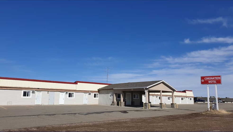 5505 Highway 12 w, Coronation, AB à vendre - Photo du bâtiment - Image 2 de 6