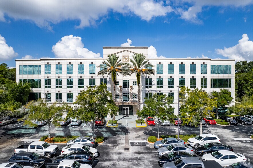 258 Southhall Ln, Maitland, FL à louer - Photo du bâtiment - Image 3 de 7