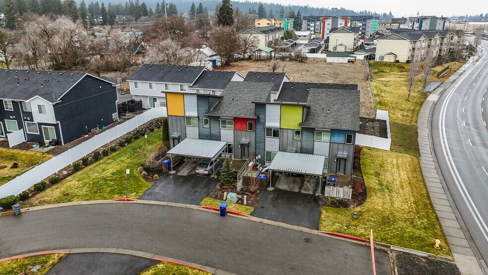 303 S Felts Ln, Spokane Valley, WA à vendre - Photo du bâtiment - Image 2 de 11