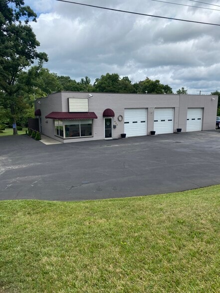 604 Wallace Run Rd, Beaver Falls, PA for sale - Building Photo - Image 2 of 21