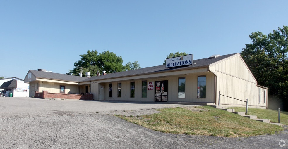 8758 Crawfordsville Rd, Indianapolis, IN for sale - Primary Photo - Image 1 of 13