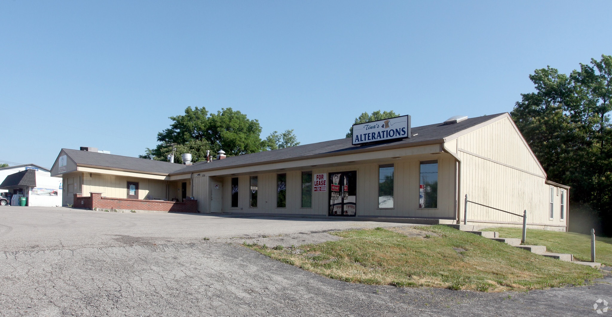 8758 Crawfordsville Rd, Indianapolis, IN for sale Primary Photo- Image 1 of 14