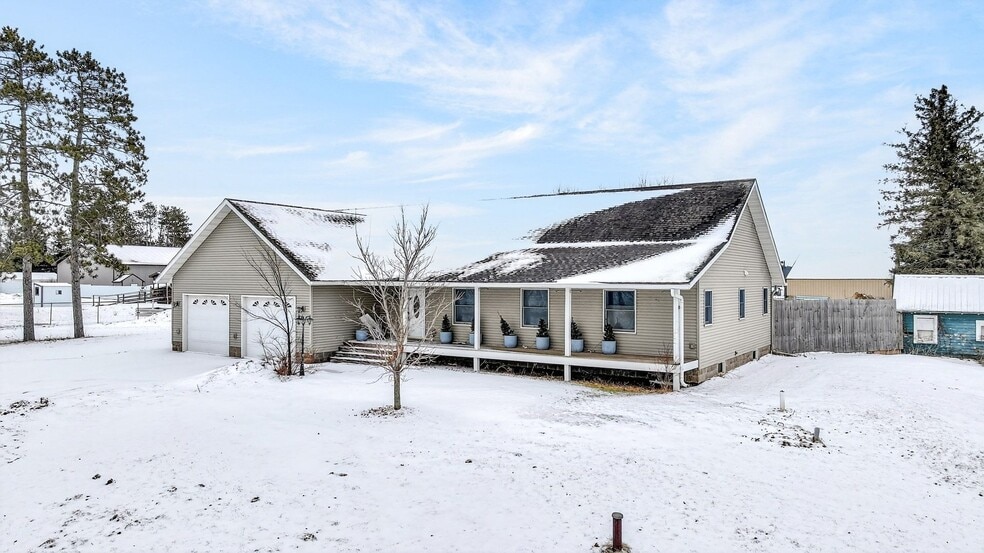 1631 US Highway 8, Barron, WI à vendre - Hall d’entrée - Image 3 de 71