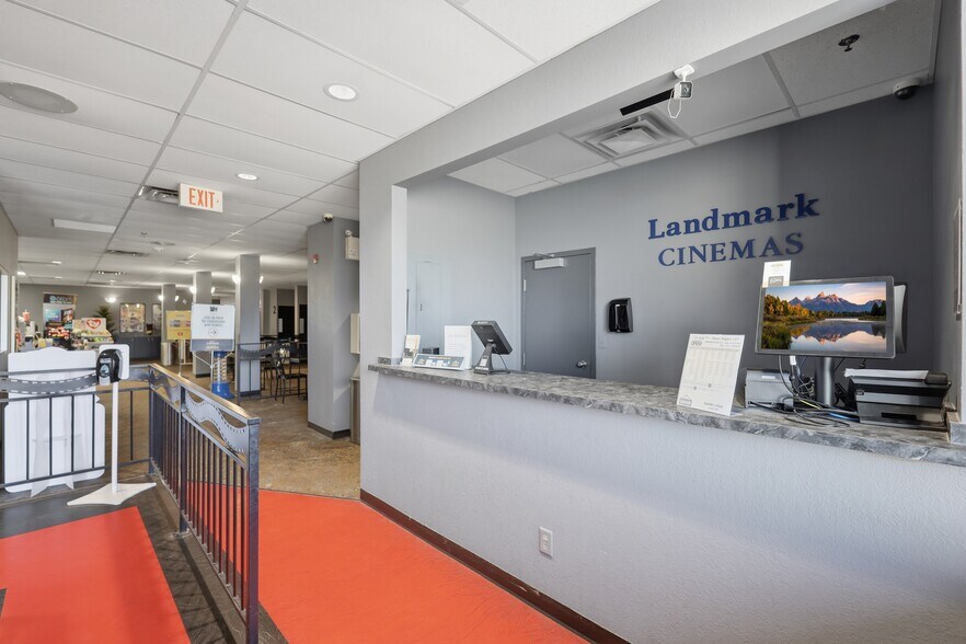 9 Beju Industrial Dr, Sylvan Lake, AB à vendre - Photo du bâtiment - Image 3 de 11