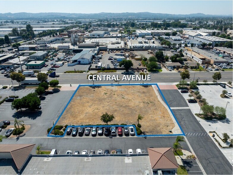 Central Ave, Chino, CA à louer - Aérien - Image 3 de 4