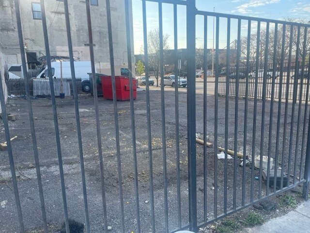 301 Spring Garden St, Philadelphia, PA à louer - Photo du bâtiment - Image 3 de 4