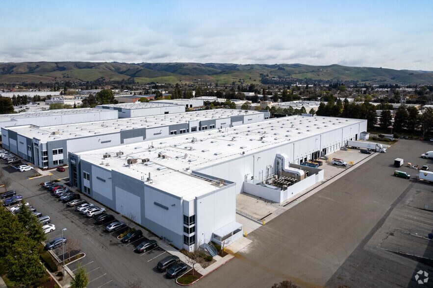 33498 Central Ave, Union City, CA à louer - Photo du bâtiment - Image 2 de 4