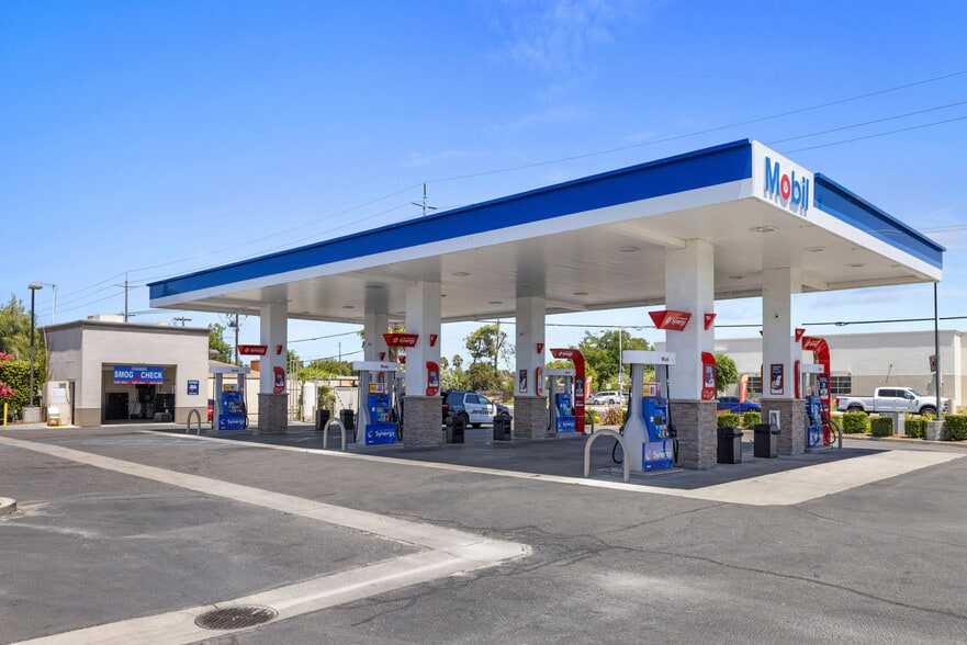 2115 W Yosemite Ave, Manteca, CA for sale - Building Photo - Image 2 of 20