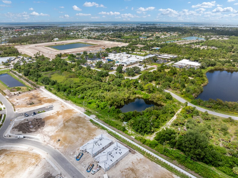 Medical Drive & Doctors Drive, Englewood, FL à vendre - Photo du bâtiment - Image 2 de 16