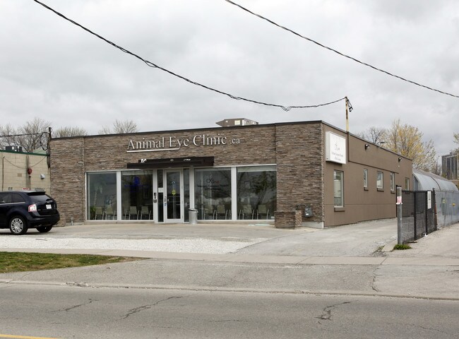 Plus de détails pour 150 Norseman St, Toronto, ON - Industriel à vendre