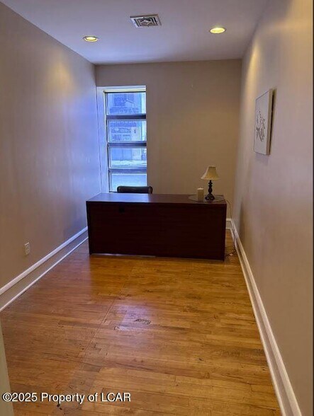 135 N Main St, Pittston, PA à louer - Photo du bâtiment - Image 3 de 6