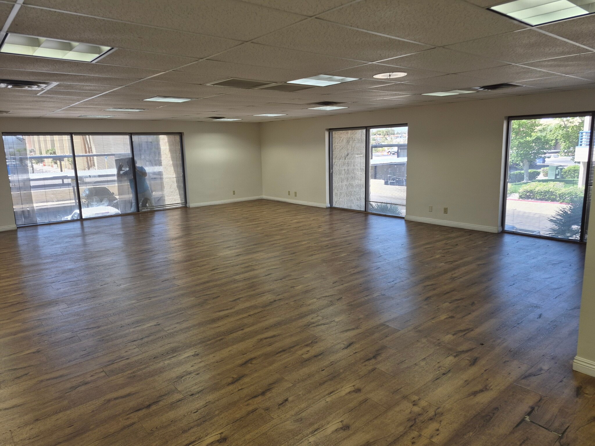 2225 E Flamingo Rd, Las Vegas, NV for lease Interior Photo- Image 1 of 4