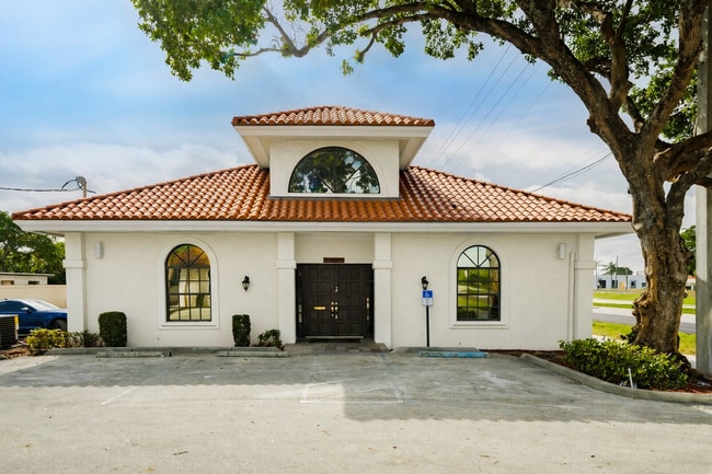Plus de détails pour 2120 N Dixie Hwy, Boca Raton, FL - Bureau à louer