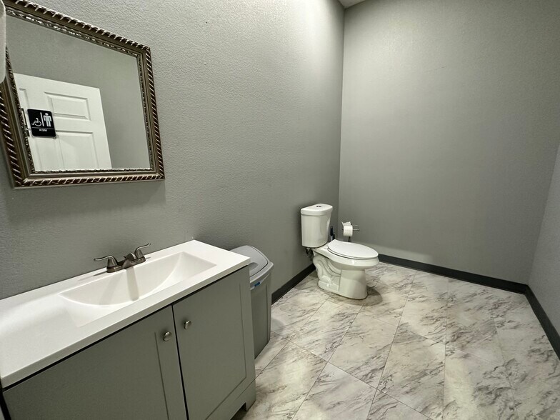 1013 E New Boston Rd, Nash, TX à louer - Photo intérieure - Image 3 de 23