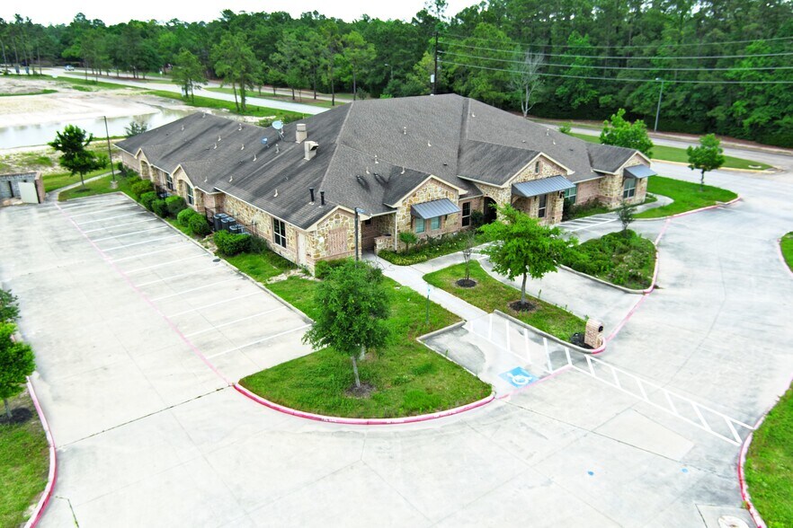 18111 Timber Forest Dr, Humble, TX à vendre - Photo du bâtiment - Image 3 de 8