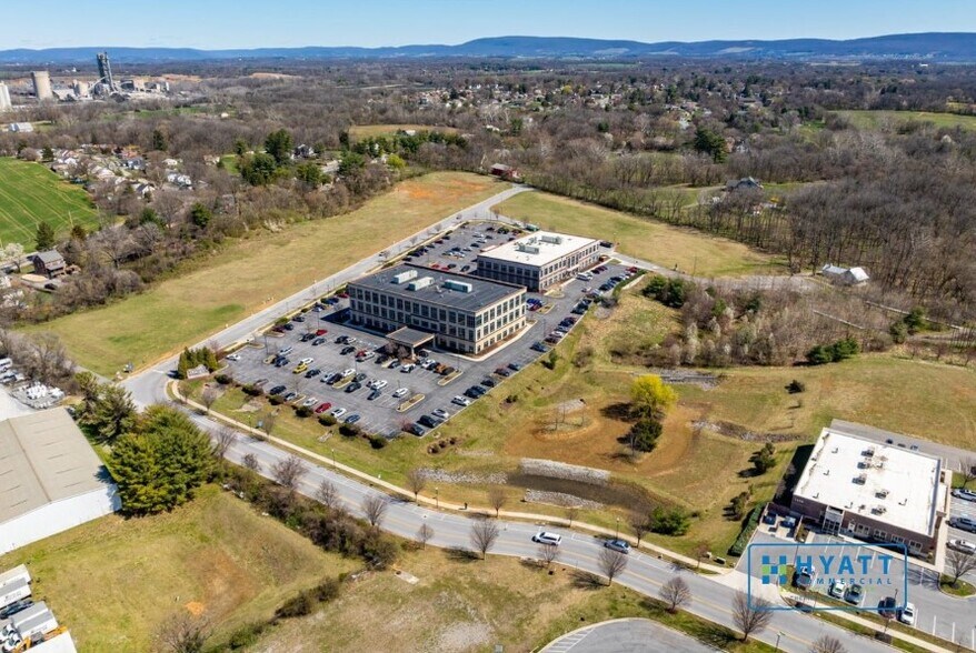 1190 Imperial Dr, Hagerstown, MD à vendre - Photo du bâtiment - Image 3 de 12