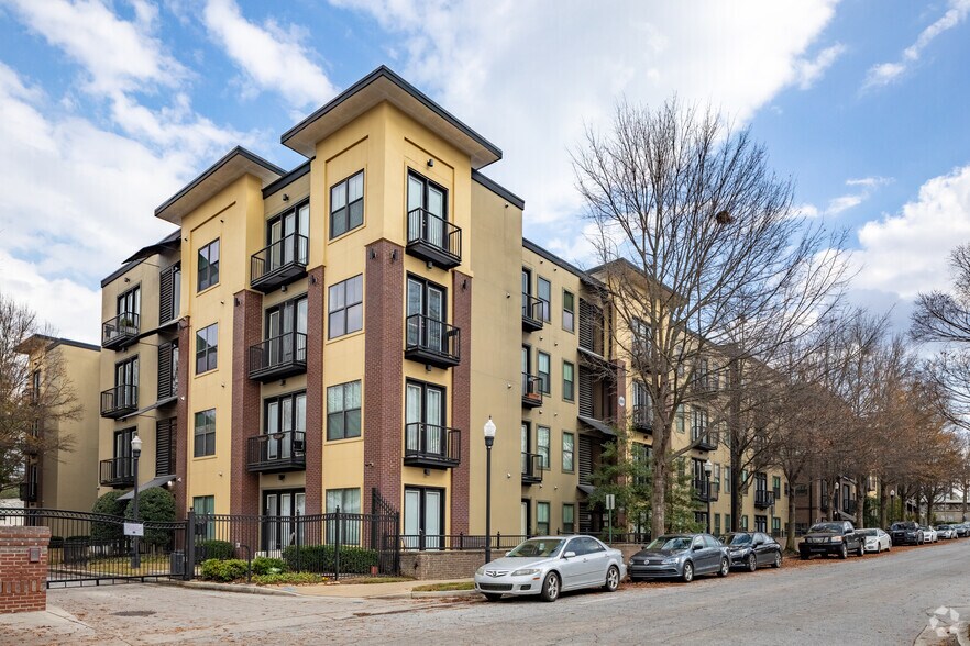 5300 Peachtree Rd, Chamblee, GA à vendre - Photo du bâtiment - Image 2 de 23