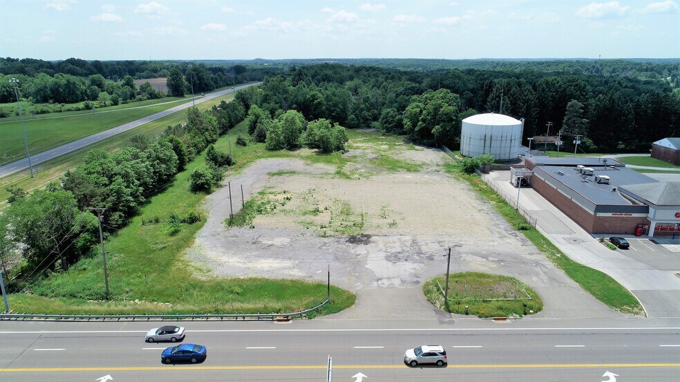 611-621 E Main St portefeuille de 2 propriétés à vendre sur LoopNet.ca - Photo du bâtiment - Image 3 de 12