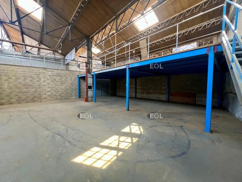 Industrial in Saint-Denis for lease - Interior Photo - Image 3 of 6