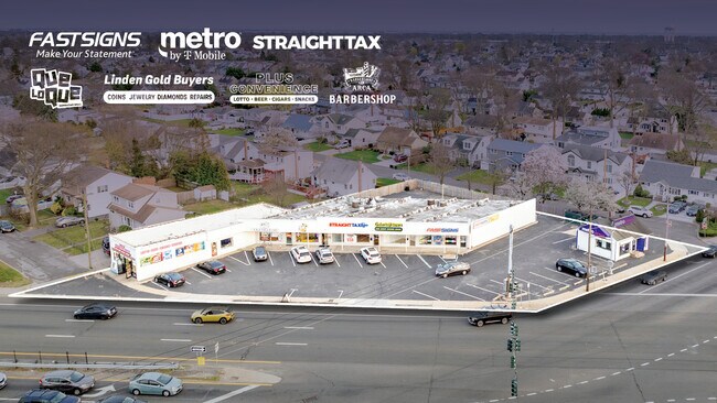 More details for 180-196 W Sunrise Hwy, Lindenhurst, NY - Retail for Sale