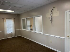 1557 Lee Hwy, Staunton, VA for lease Interior Photo- Image 2 of 12