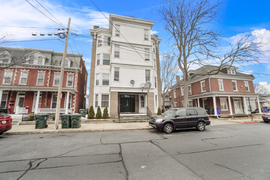 136 Broadway, Hagerstown, MD for sale - Building Photo - Image 1 of 1