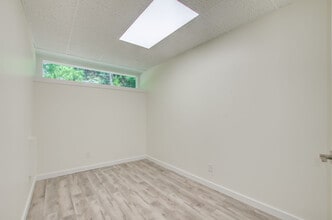 1010 Burr St, Jackson, MI for sale Interior Photo- Image 2 of 26