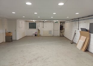 Grovebury Rd, Leighton Buzzard for lease Interior Photo- Image 2 of 3