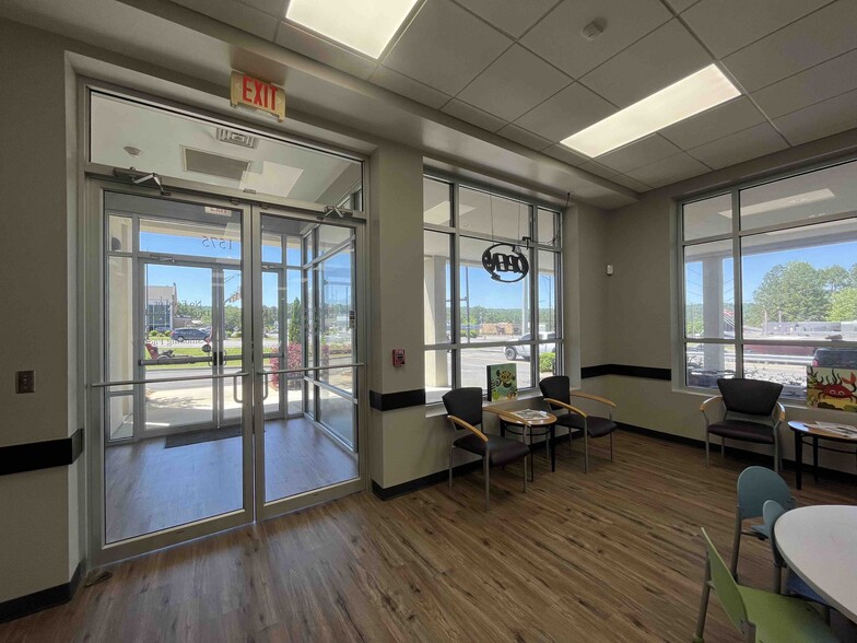 1575 Montgomery Hwy, Vestavia Hills, AL for lease - Interior Photo - Image 3 of 15